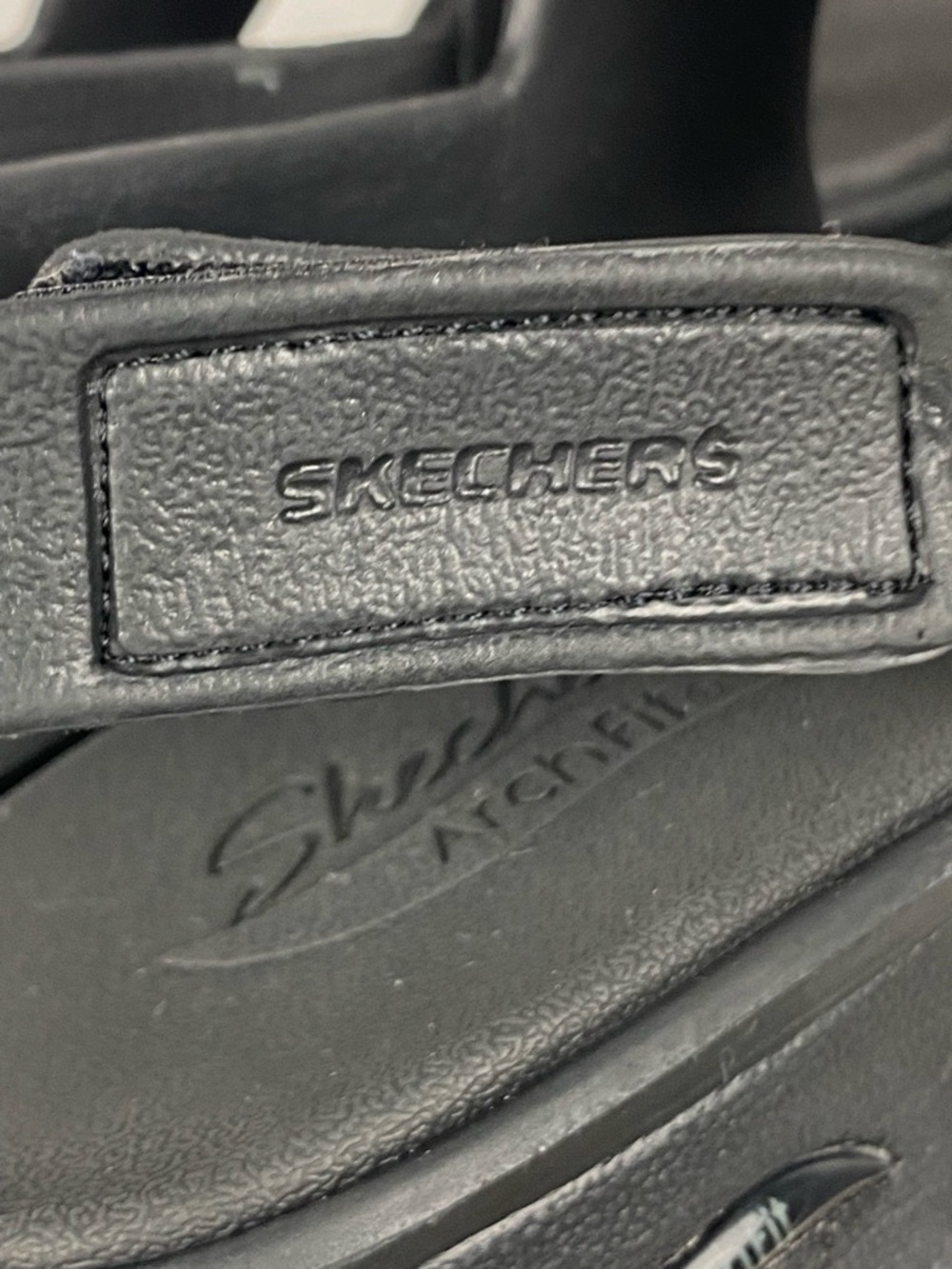 Skechers Women's Foamies Arch Fit
Footsteps - Day Dream sandals in black size 9 - Picture 9 of 13